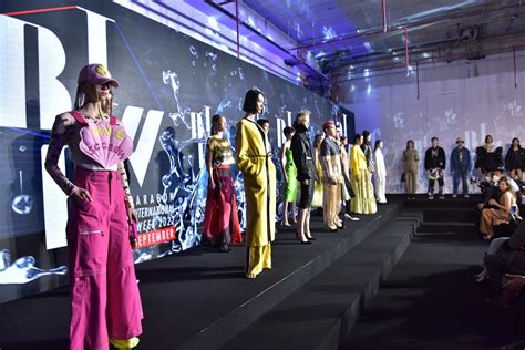 Siam Paragon Fashion Week: 2015 - Một Bước ngoặt cho Thời trang Thái Lan, và Khơi mào xu hướng Streetwear sang trọng